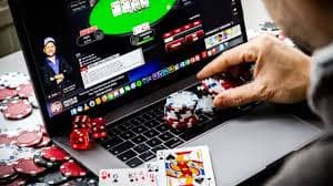 Filipino player joining a peso888 live baccarat table on a smartphone